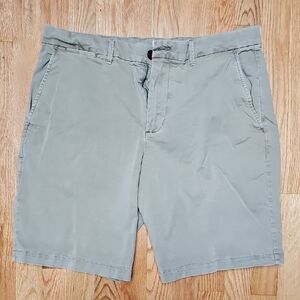 GAP Men's 34 Light Gray Flat Front Shorts
